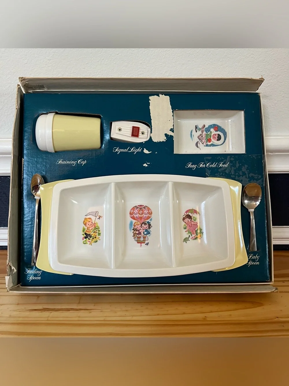 Vintage G.E. Heat N Serve Baby Dish Feeding and Training Set